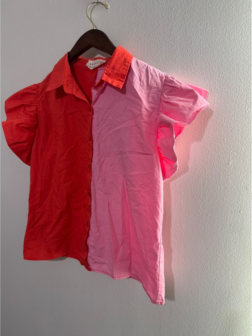 Dress Up Colorblock Button-Up Blouse with Ruffled‎ Sleeves - Picture 3 of 7